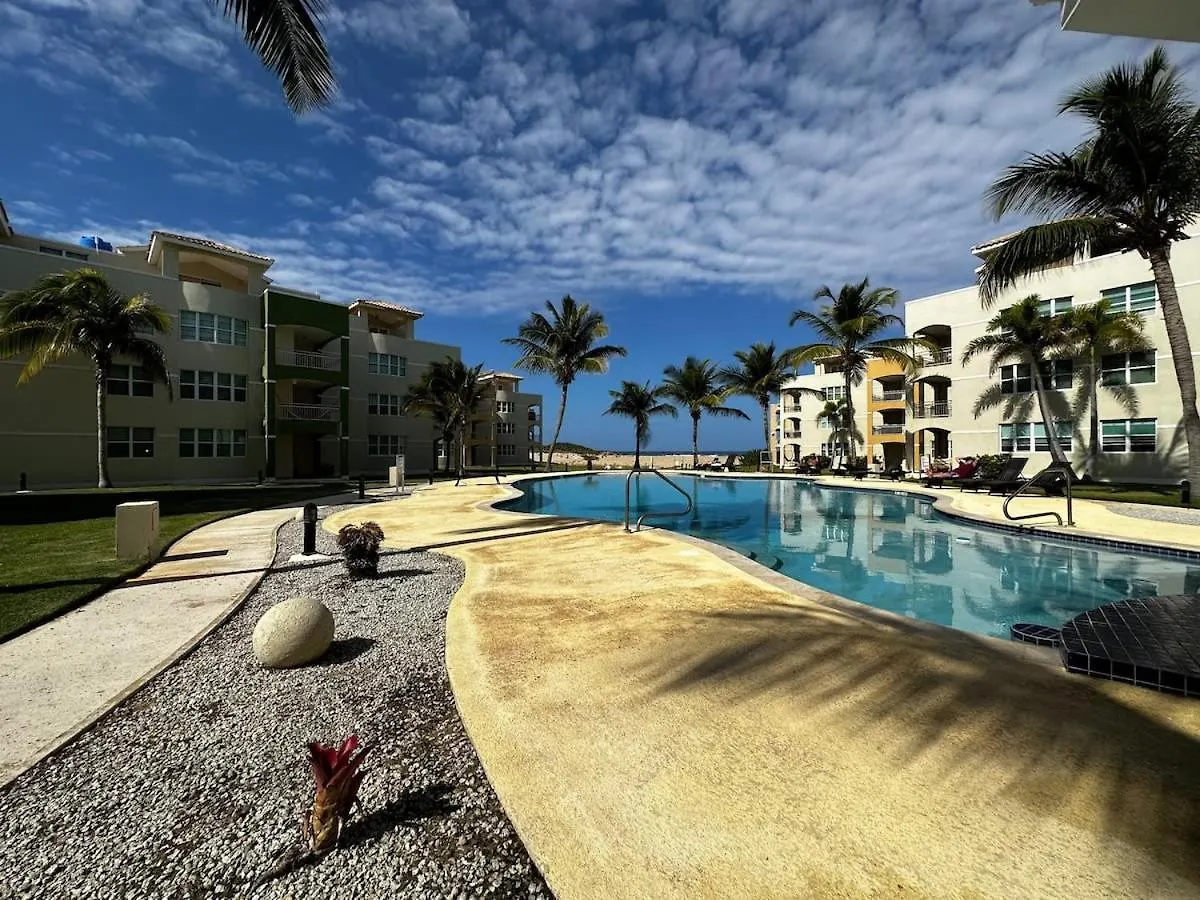 Los Reyes Beach Front Bliss Apartment Isabela
